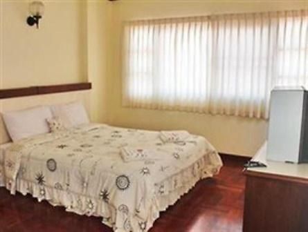 M In Korat Service Apartment Накхонратчасіма Екстер'єр фото