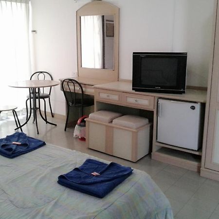 M In Korat Service Apartment Накхонратчасіма Екстер'єр фото