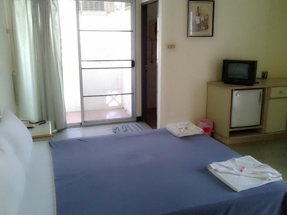 M In Korat Service Apartment Накхонратчасіма Номер фото