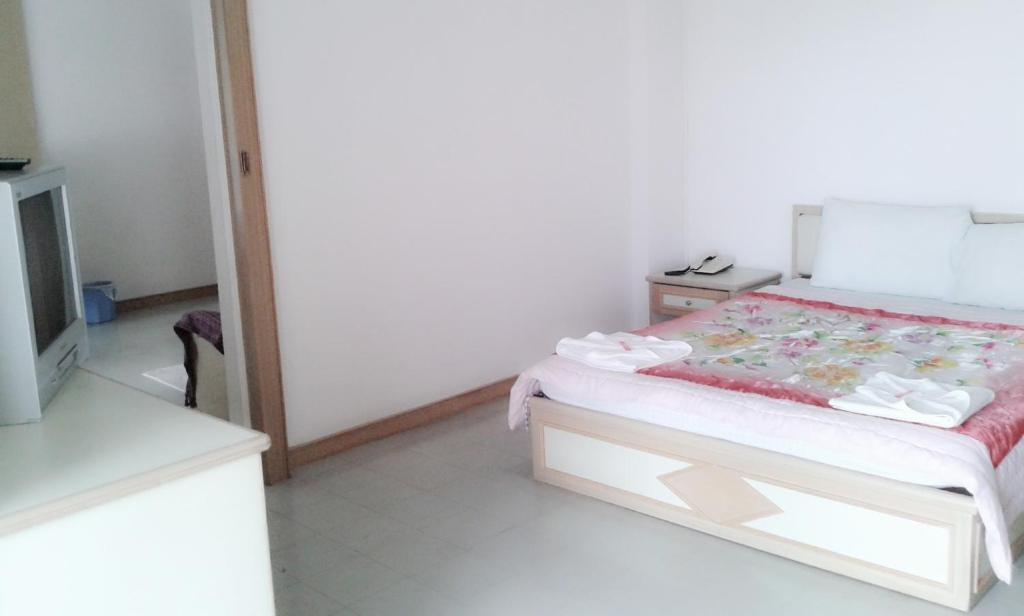 M In Korat Service Apartment Накхонратчасіма Номер фото