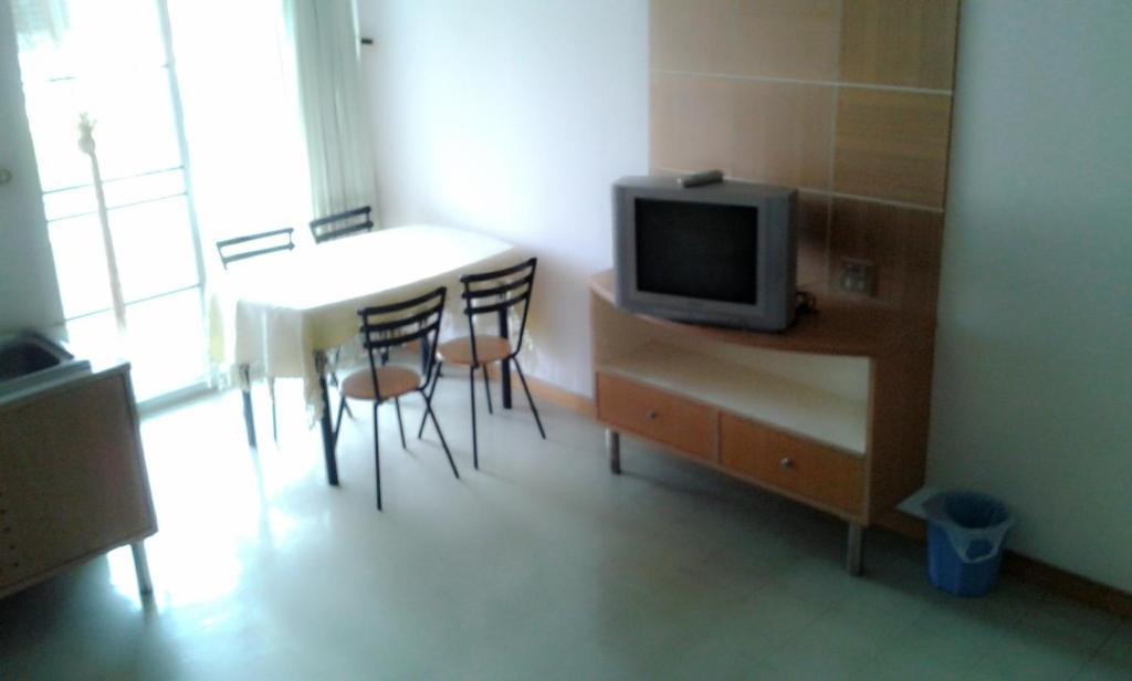 M In Korat Service Apartment Накхонратчасіма Номер фото