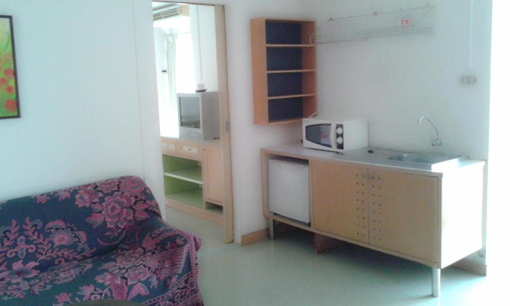 M In Korat Service Apartment Накхонратчасіма Номер фото