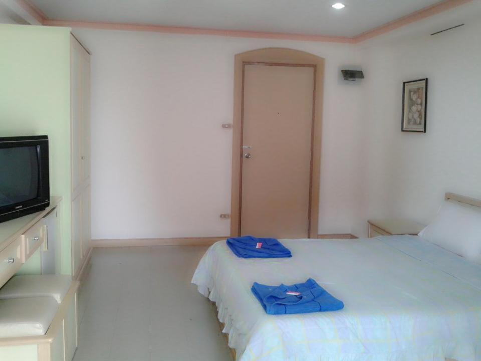M In Korat Service Apartment Накхонратчасіма Екстер'єр фото