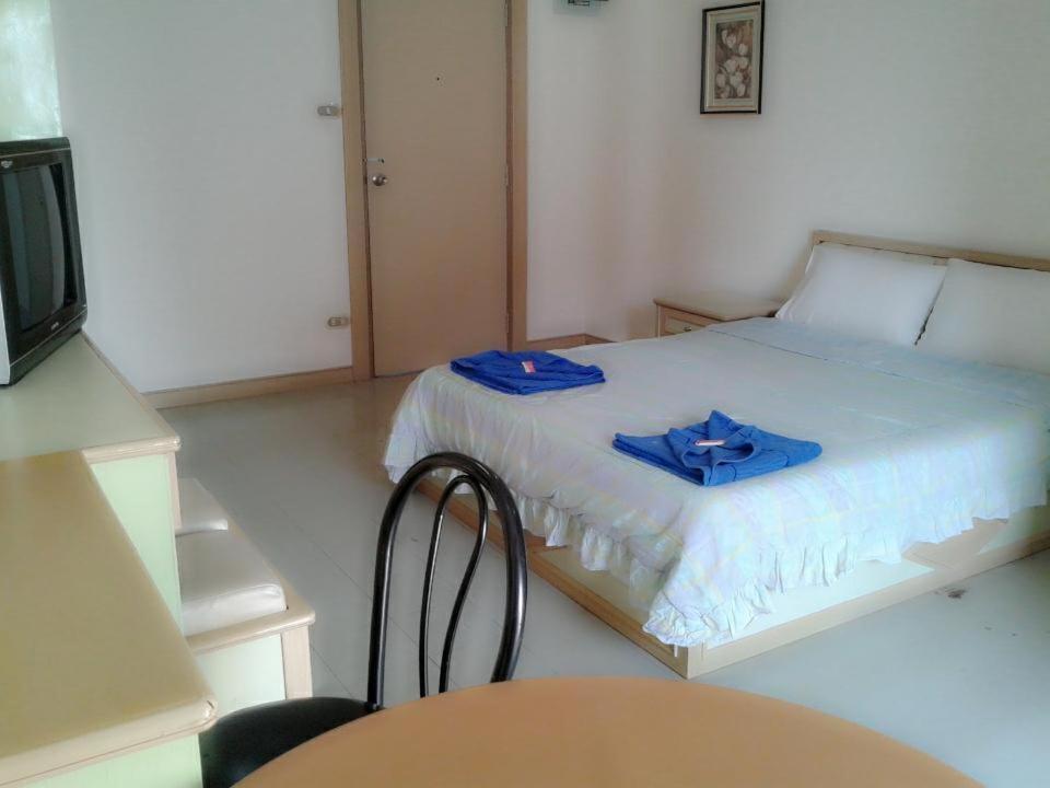 M In Korat Service Apartment Накхонратчасіма Екстер'єр фото