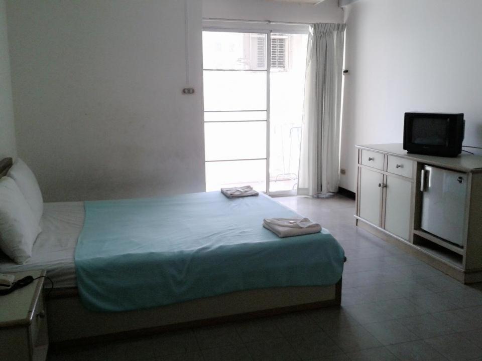 M In Korat Service Apartment Накхонратчасіма Екстер'єр фото