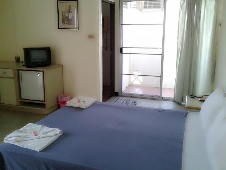 M In Korat Service Apartment Накхонратчасіма Екстер'єр фото