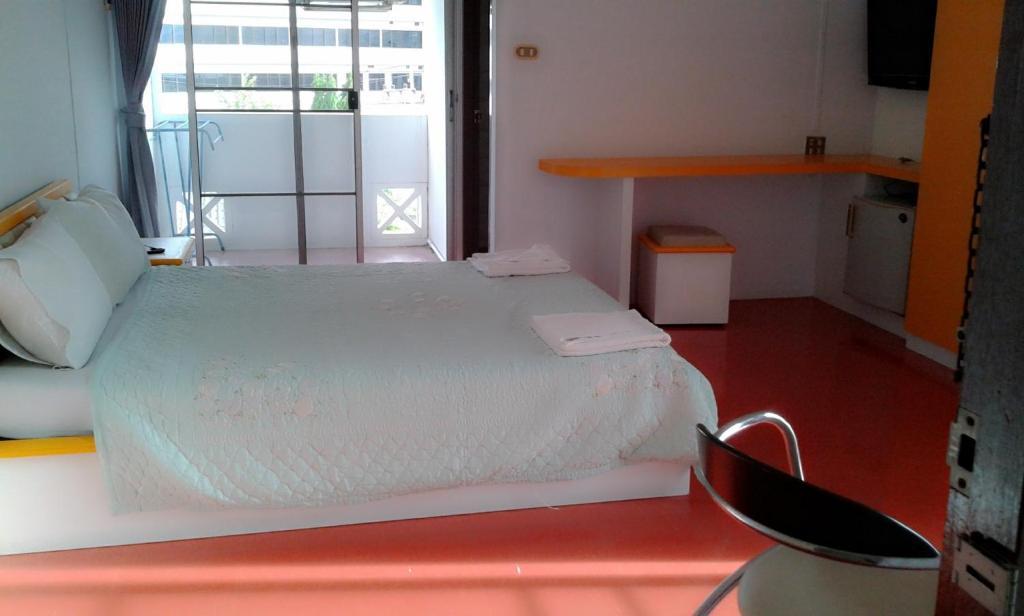 M In Korat Service Apartment Накхонратчасіма Номер фото